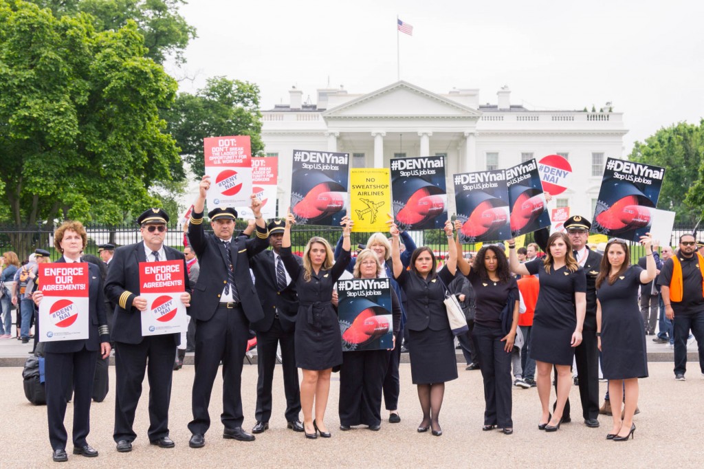 Aviation workers picket White House over Norwegian Air (12news.com)