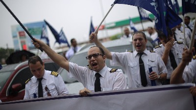 Machinists union sends support to COPA pilots (www.goiam.org)