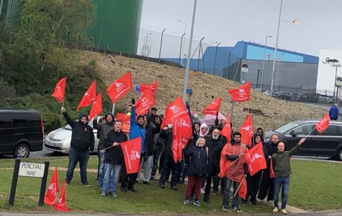 Give solidarity to Luton airport security staff